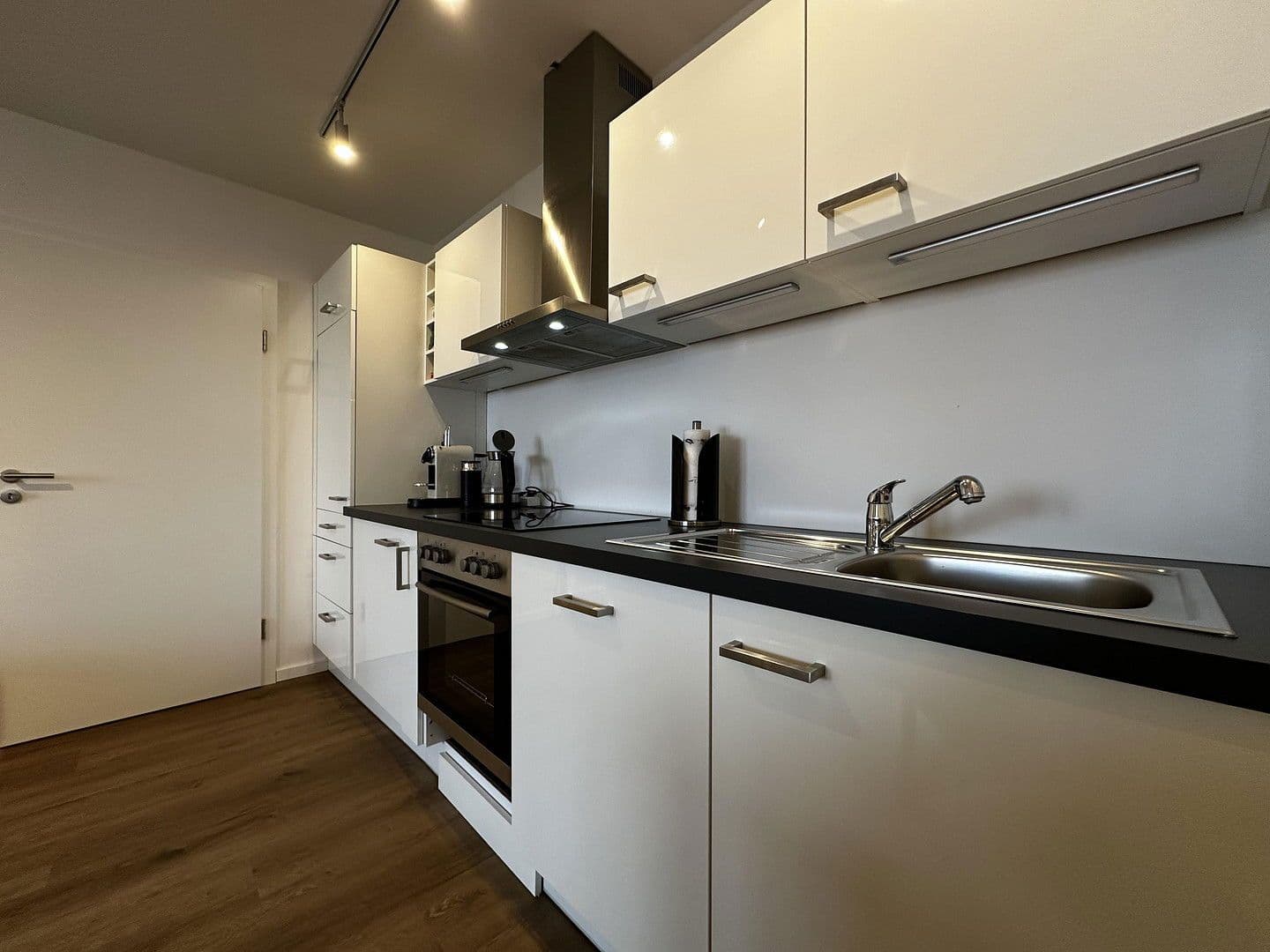 Prodej bytu 2+1 53 m², Luxemburger Straße 124-136, Köln, Severní Porýní-Vestfálsko Prodej bytu 2+1 53 m², Luxemburger Straße 124-136, Köln, Severní Porýní-Vestfálsko