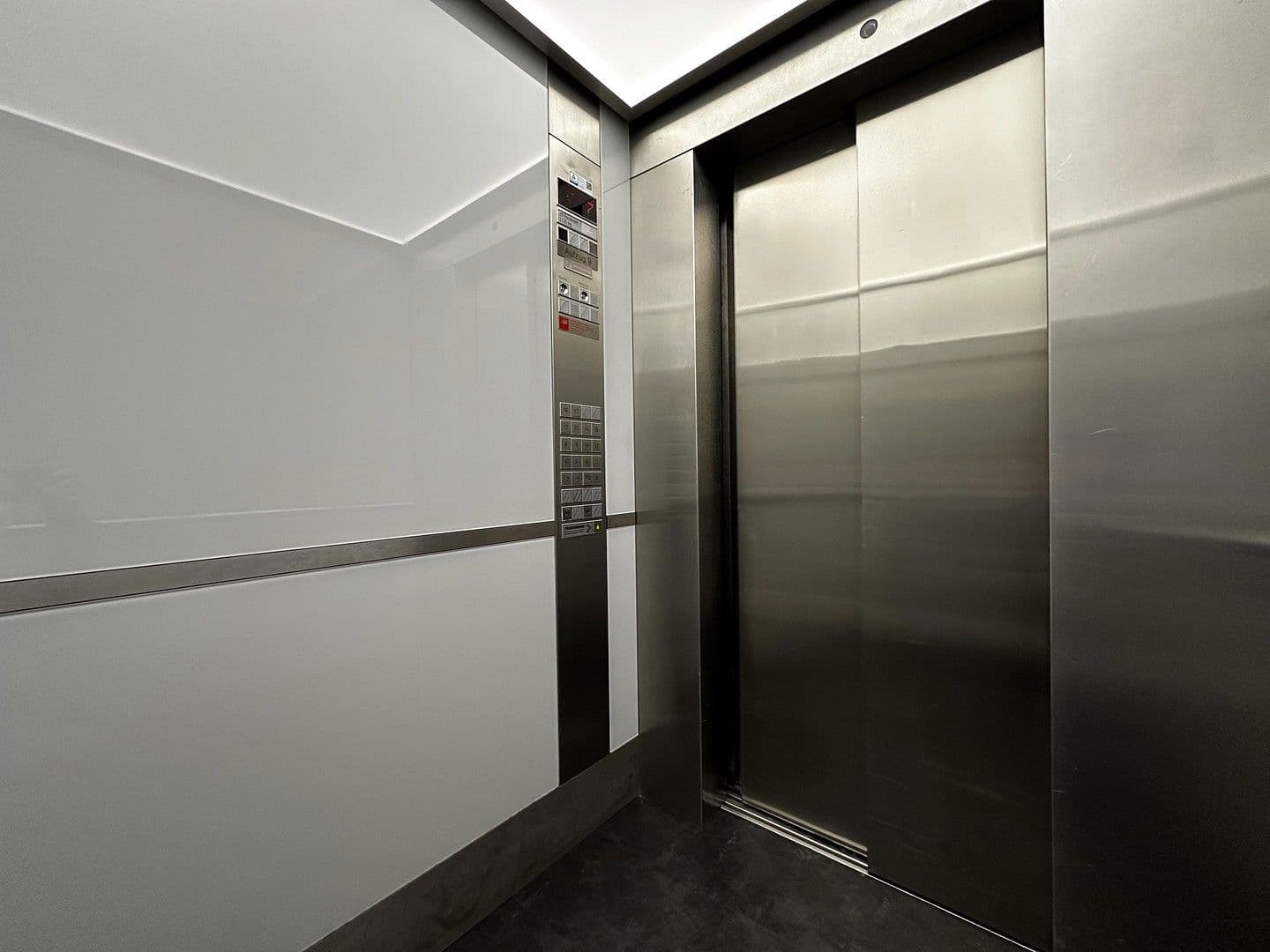 Prodej bytu 2+1 53 m², Luxemburger Straße 124-136, Köln, Severní Porýní-Vestfálsko Prodej bytu 2+1 53 m², Luxemburger Straße 124-136, Köln, Severní Porýní-Vestfálsko