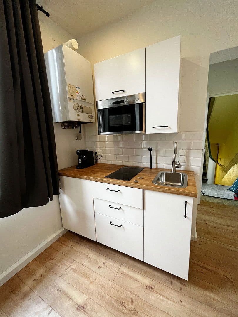 Pronájem bytu 2+1 32 m², Adalbersteinweg 205, Cáchy, Severní Porýní-Vestfálsko Pronájem bytu 2+1 32 m², Adalbersteinweg 205, Cáchy, Severní Porýní-Vestfálsko