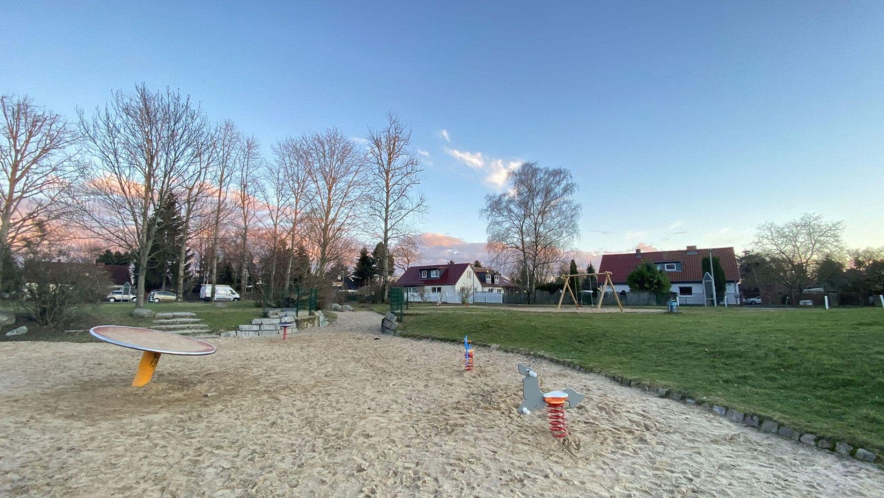 Pronájem domu 87 m², pozemek 200 m², Berlin, Berlín Pronájem domu 87 m², pozemek 200 m², Berlin, Berlín