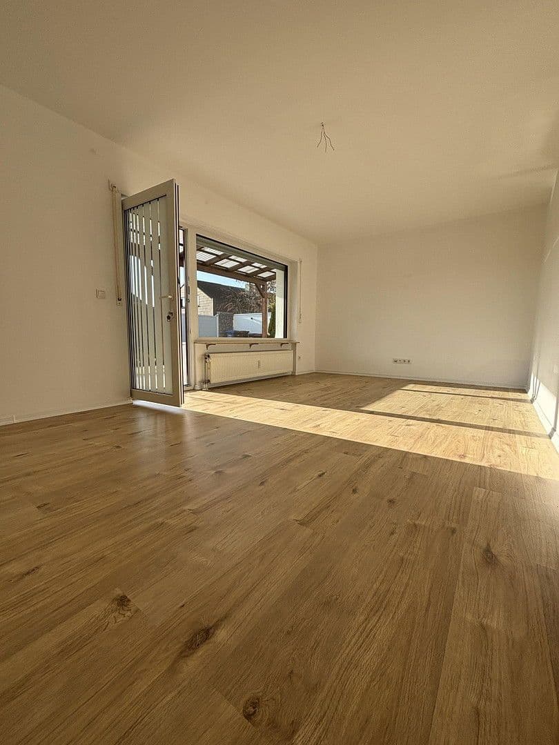 Pronájem bytu 3+1 82 m², Treschklinger Str. 57, Bad Rappenau, Bádensko-Württembersko Pronájem bytu 3+1 82 m², Treschklinger Str. 57, Bad Rappenau, Bádensko-Württembersko