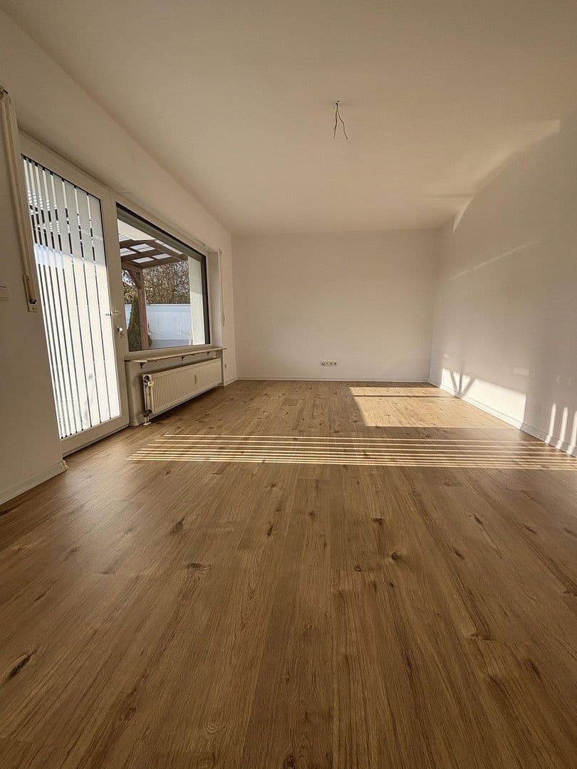 Pronájem bytu 3+1 82 m², Treschklinger Str. 57, Bad Rappenau, Bádensko-Württembersko Pronájem bytu 3+1 82 m², Treschklinger Str. 57, Bad Rappenau, Bádensko-Württembersko