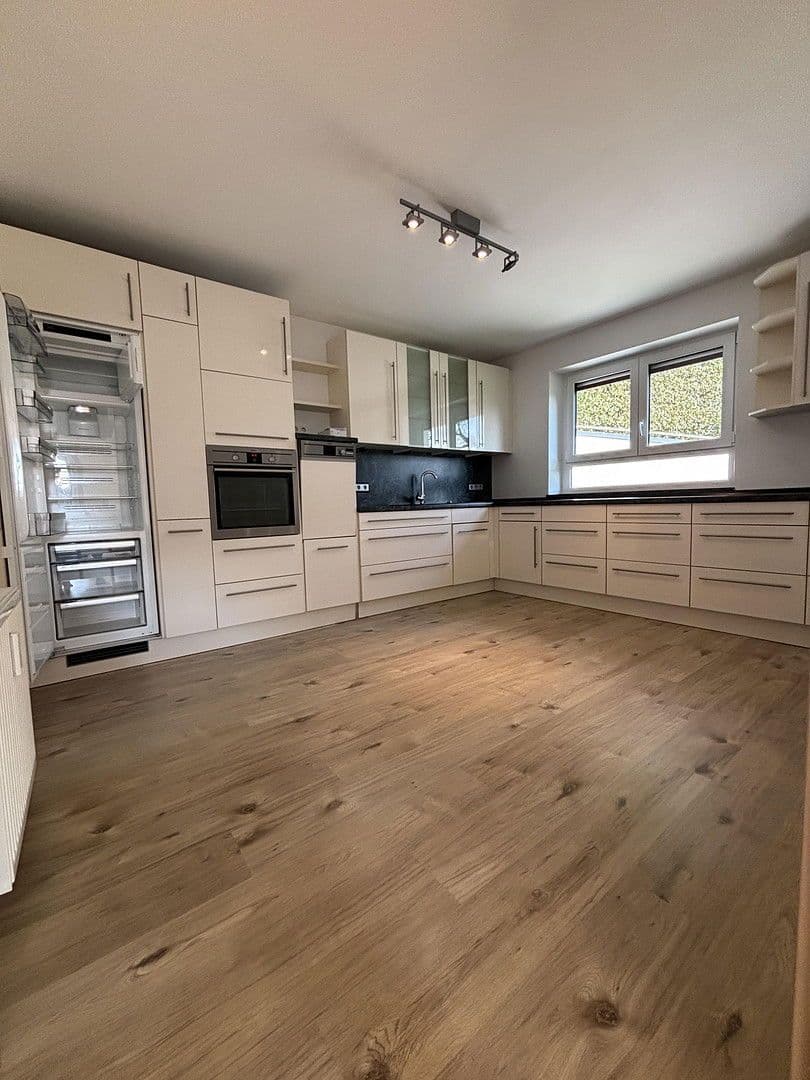 Pronájem bytu 3+1 82 m², Treschklinger Str. 57, Bad Rappenau, Bádensko-Württembersko Pronájem bytu 3+1 82 m², Treschklinger Str. 57, Bad Rappenau, Bádensko-Württembersko