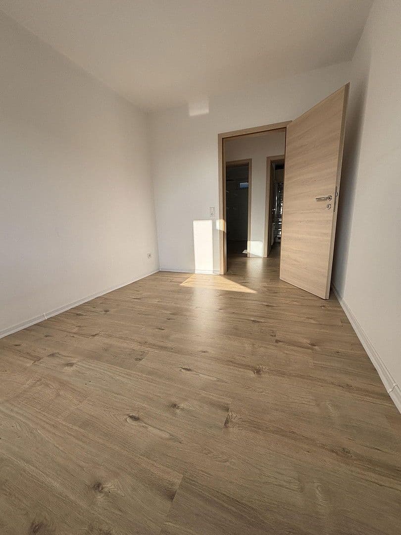Pronájem bytu 3+1 82 m², Treschklinger Str. 57, Bad Rappenau, Bádensko-Württembersko Pronájem bytu 3+1 82 m², Treschklinger Str. 57, Bad Rappenau, Bádensko-Württembersko