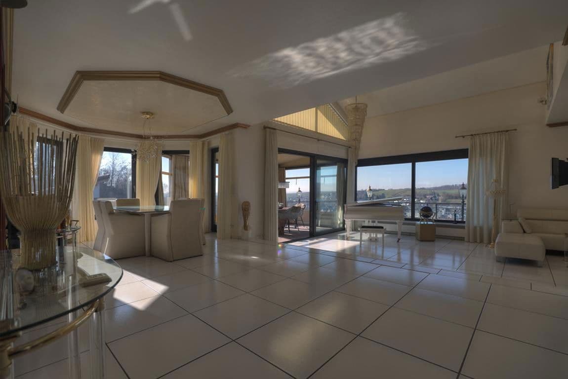 Prodej domu 332 m², pozemek 637 m², Untergruppenbach, Bádensko-Württembersko Prodej domu 332 m², pozemek 637 m², Untergruppenbach, Bádensko-Württembersko