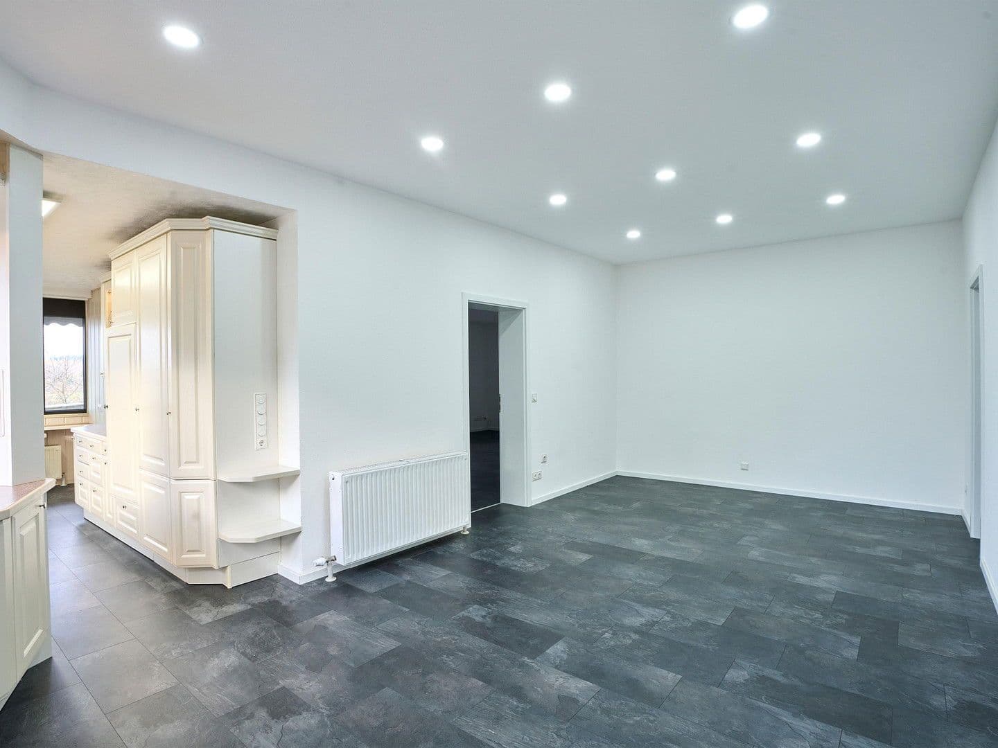 Prodej domu 332 m², pozemek 637 m², Untergruppenbach, Bádensko-Württembersko Prodej domu 332 m², pozemek 637 m², Untergruppenbach, Bádensko-Württembersko