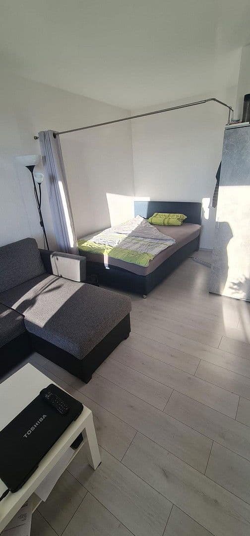 Pronájem bytu 1+1 30 m², Erlangen Büchenbach, Bavorsko Pronájem bytu 1+1 30 m², Erlangen Büchenbach, Bavorsko