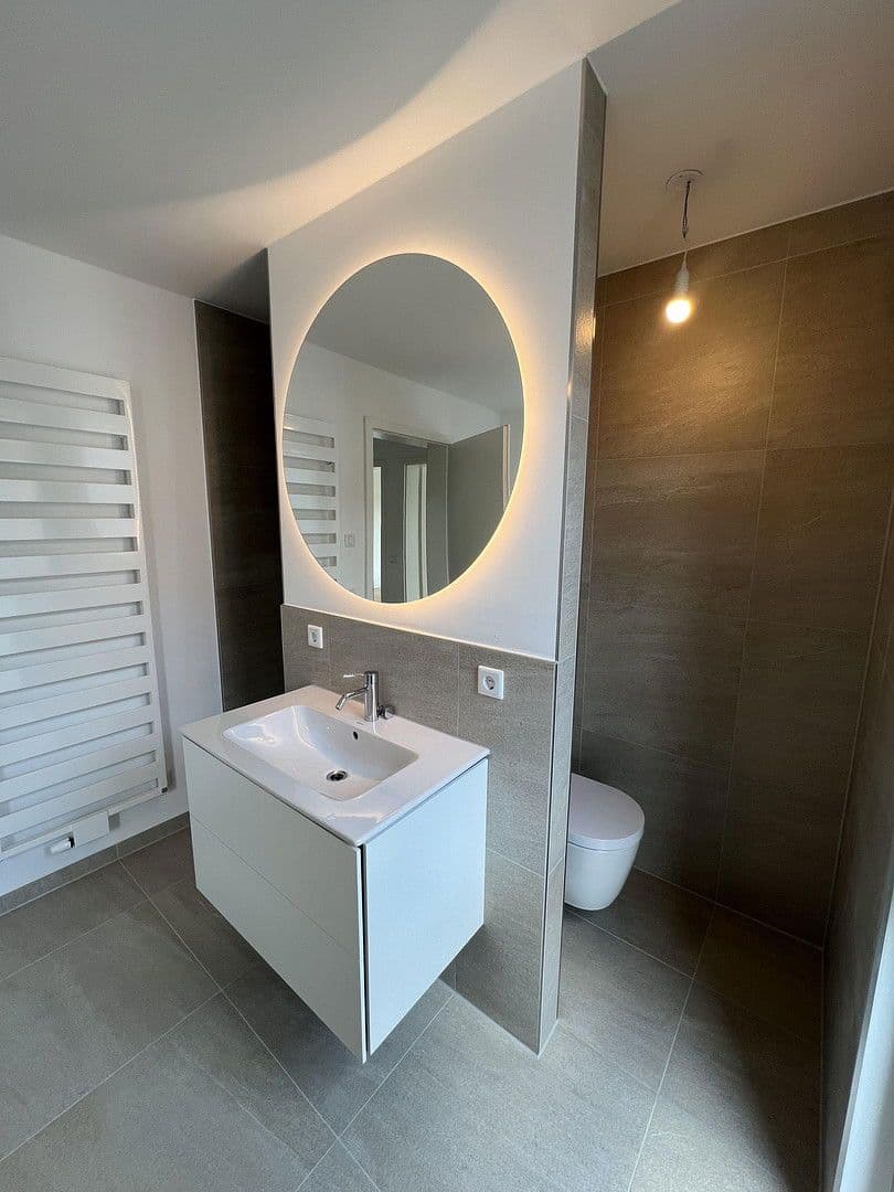 Prodej domu 218 m², pozemek 300 m², Krailling, Bavorsko Prodej domu 218 m², pozemek 300 m², Krailling, Bavorsko