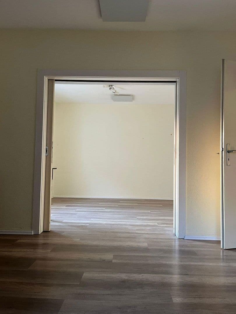 Prodej domu 119 m², pozemek 920 m², Kirchhain, Hessen Prodej domu 119 m², pozemek 920 m², Kirchhain, Hessen