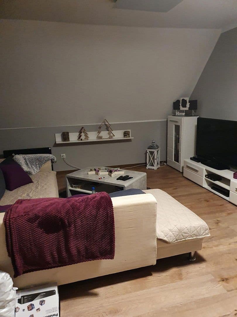 Prodej domu 119 m², pozemek 920 m², Kirchhain, Hessen Prodej domu 119 m², pozemek 920 m², Kirchhain, Hessen