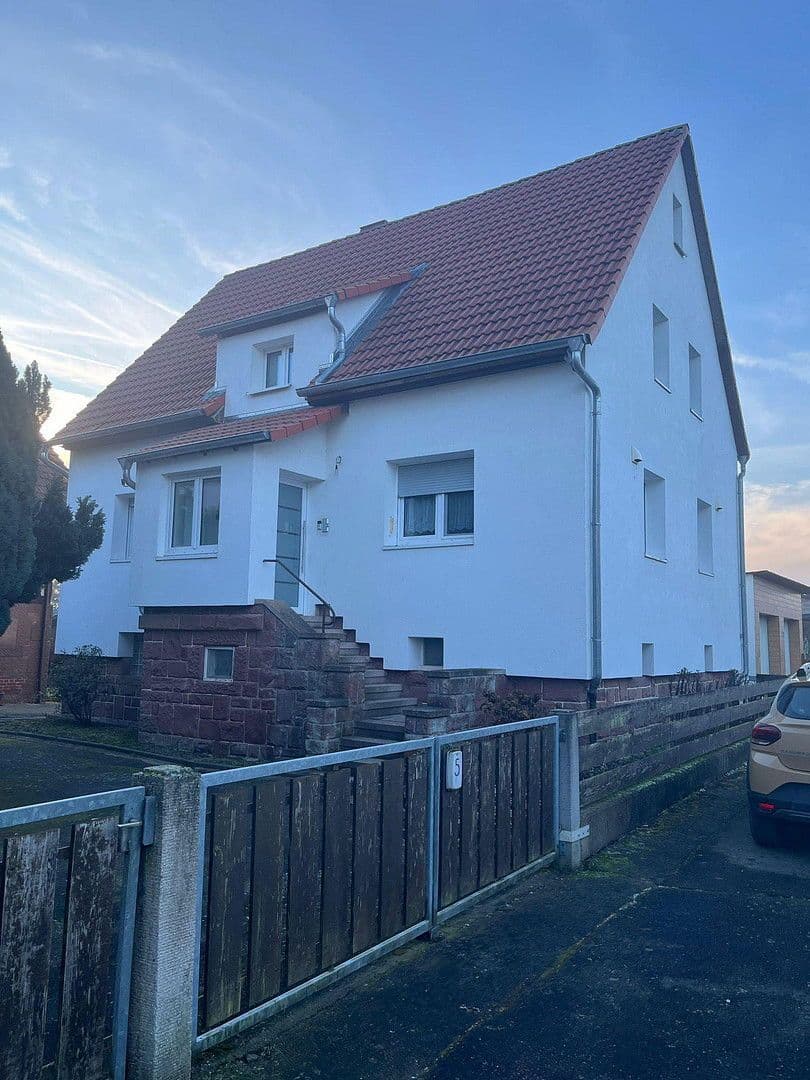 Prodej domu 119 m², pozemek 920 m², Kirchhain, Hessen Prodej domu 119 m², pozemek 920 m², Kirchhain, Hessen