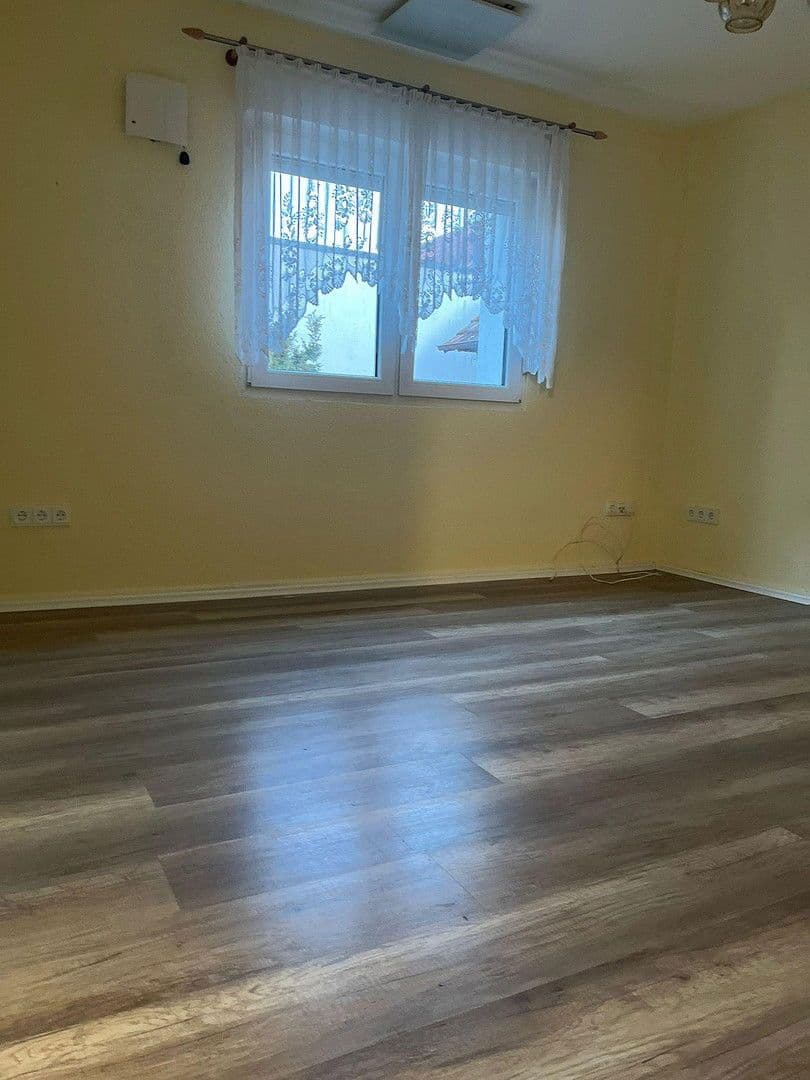 Prodej domu 119 m², pozemek 920 m², Kirchhain, Hessen Prodej domu 119 m², pozemek 920 m², Kirchhain, Hessen