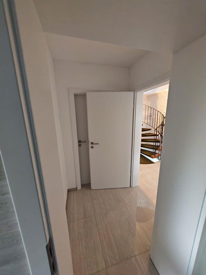 Prodej domu 230 m², pozemek 334 m², Frankenthal, Porýní-Falc Prodej domu 230 m², pozemek 334 m², Frankenthal, Porýní-Falc