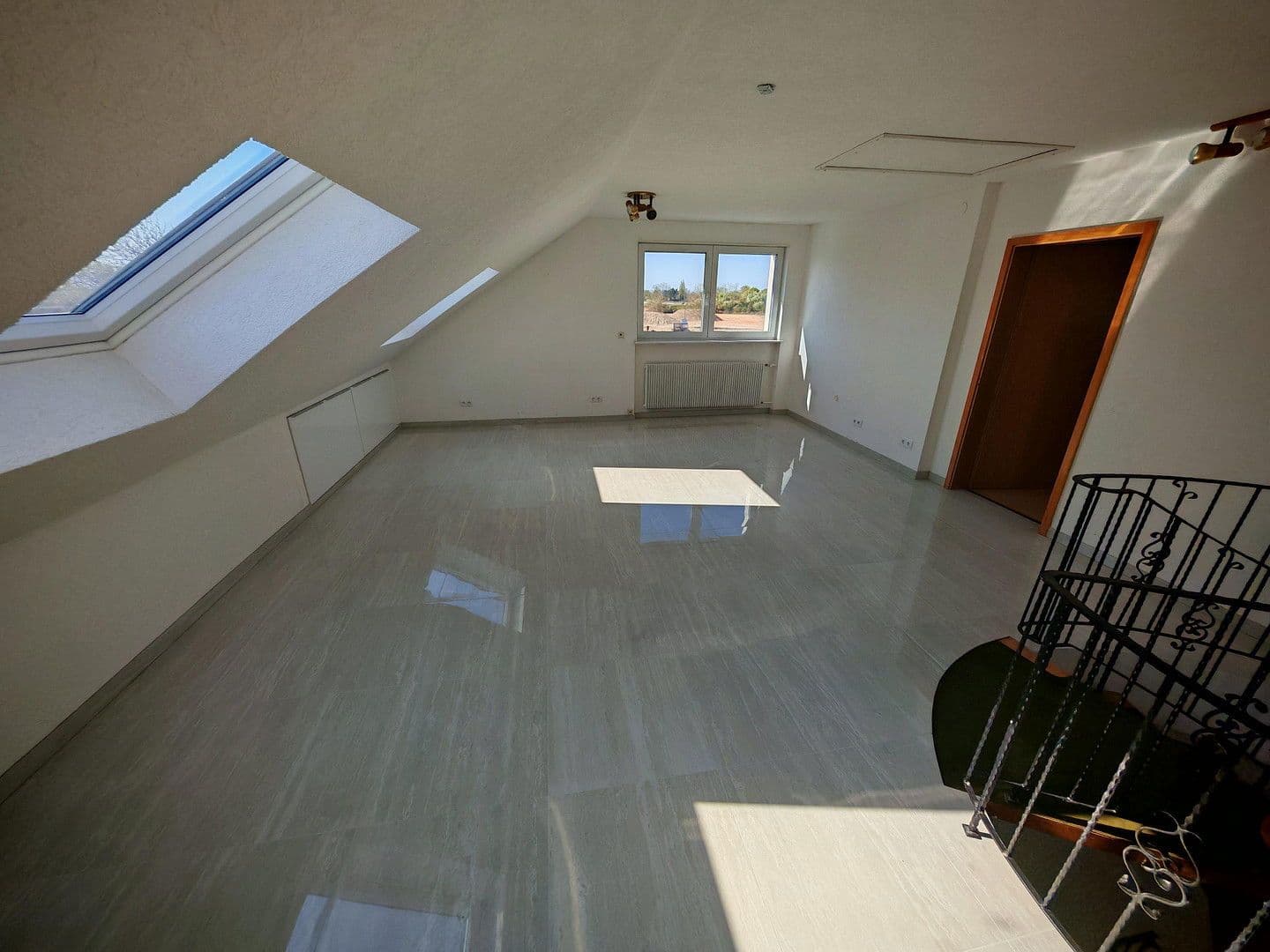 Prodej domu 230 m², pozemek 334 m², Frankenthal, Porýní-Falc Prodej domu 230 m², pozemek 334 m², Frankenthal, Porýní-Falc