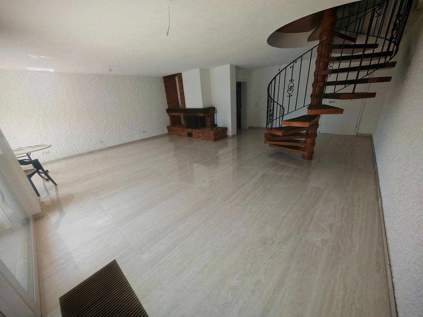 Prodej domu 230 m², pozemek 334 m², Frankenthal, Porýní-Falc Prodej domu 230 m², pozemek 334 m², Frankenthal, Porýní-Falc