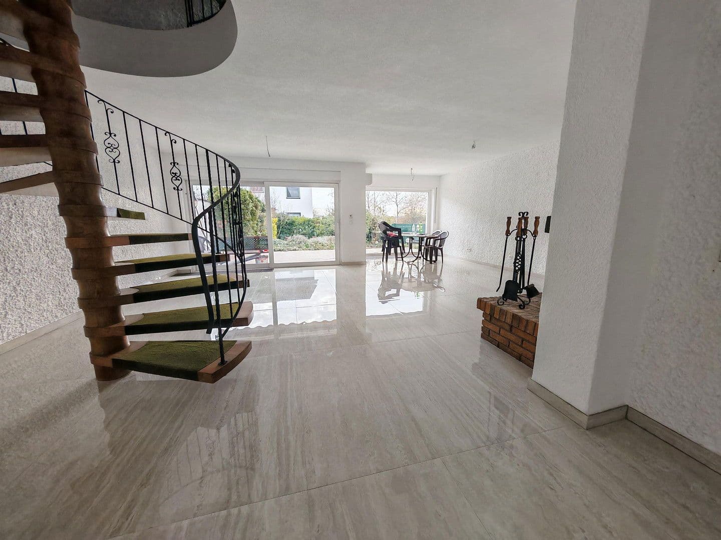 Prodej domu 230 m², pozemek 334 m², Frankenthal, Porýní-Falc Prodej domu 230 m², pozemek 334 m², Frankenthal, Porýní-Falc