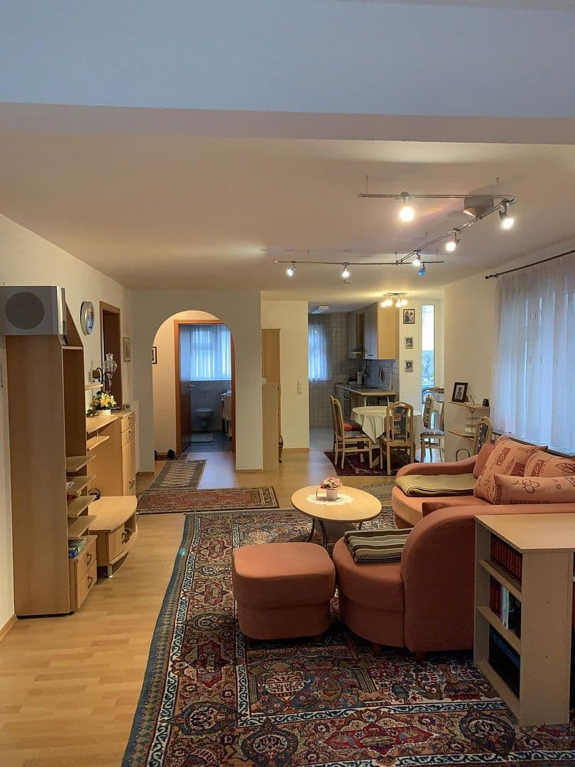 Pronájem bytu 3+kk 87 m², Nürtingen, Bádensko-Württembersko Pronájem bytu 3+kk 87 m², Nürtingen, Bádensko-Württembersko