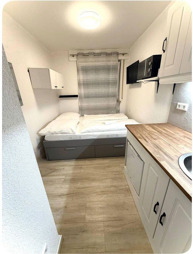 Pronájem bytu 1+1 12 m², Kriegerstraße. 12, Stuttgart, Bádensko-Württembersko Pronájem bytu 1+1 12 m², Kriegerstraße. 12, Stuttgart, Bádensko-Württembersko