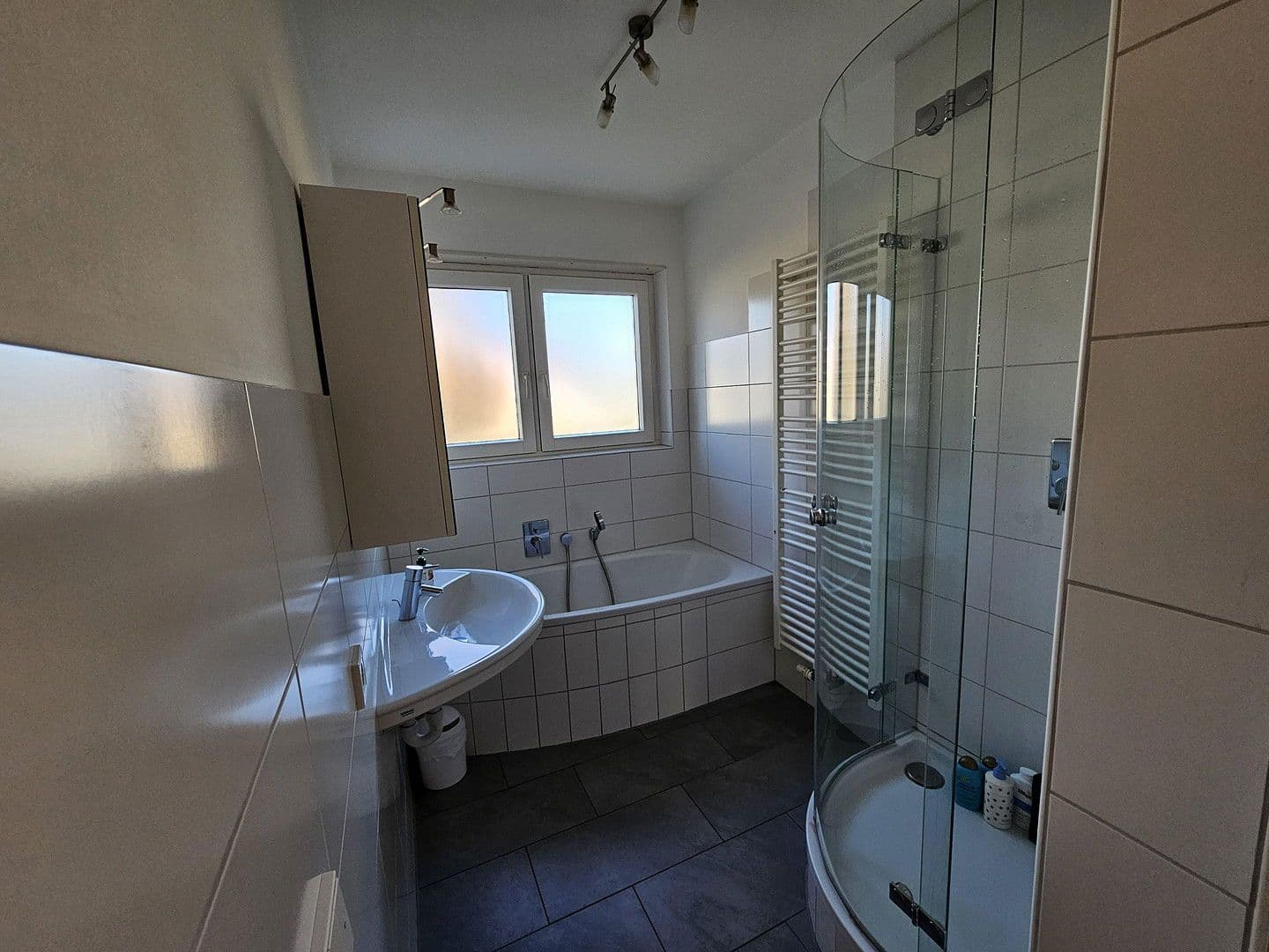 Pronájem bytu 3+1 96 m², Metzingen, Bádensko-Württembersko Pronájem bytu 3+1 96 m², Metzingen, Bádensko-Württembersko