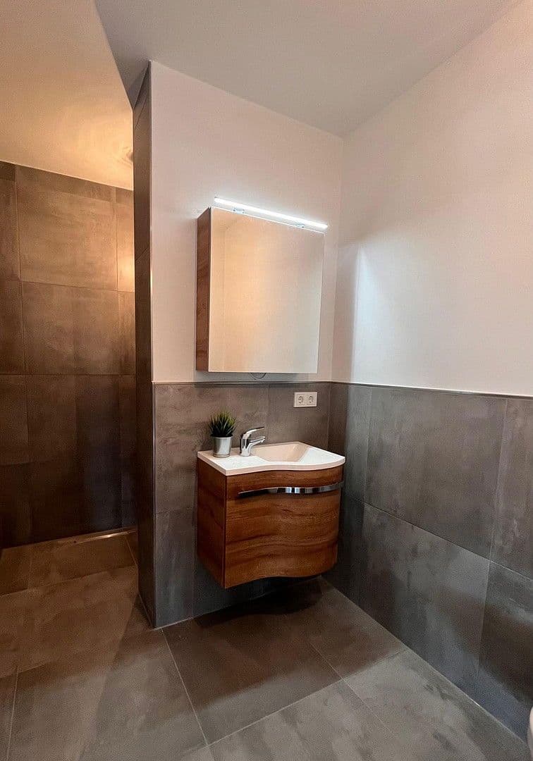 Prodej bytu 3+kk 103 m², Meisenweg 8, Röttenbach, Bavorsko Prodej bytu 3+kk 103 m², Meisenweg 8, Röttenbach, Bavorsko