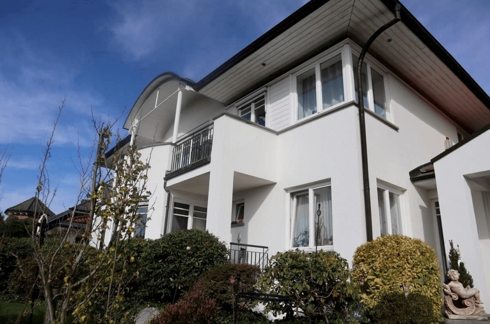 Prodej domu 350 m², pozemek 1.387 m², Flieden, Hessen Prodej domu 350 m², pozemek 1.387 m², Flieden, Hessen