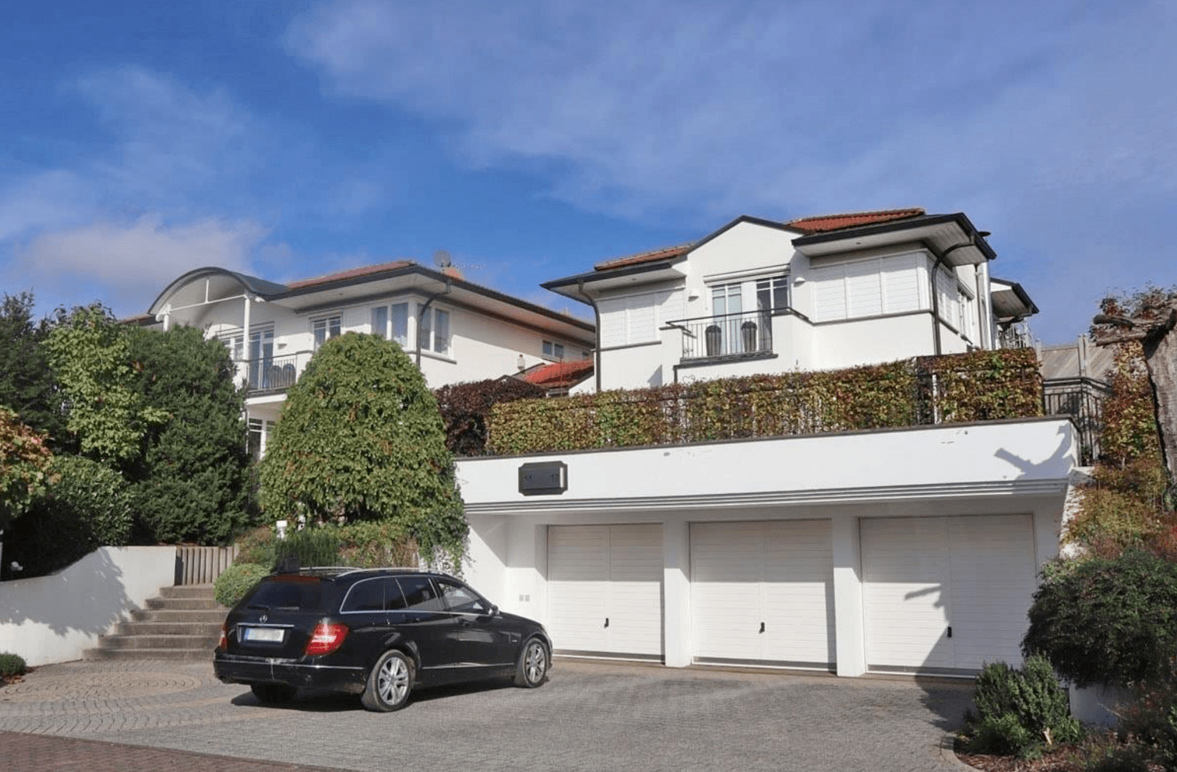 Prodej domu 350 m², pozemek 1.387 m², Flieden, Hessen Prodej domu 350 m², pozemek 1.387 m², Flieden, Hessen