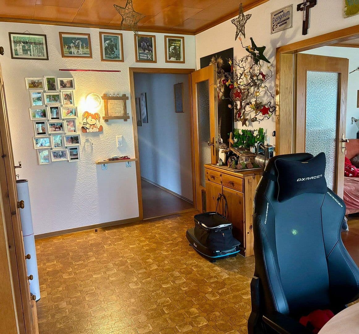 Prodej domu 142 m², pozemek 685 m², Hermann-Hesse-Straße 11, Linkenheim-Hochstetten, Bádensko-Württembersko Prodej domu 142 m², pozemek 685 m², Hermann-Hesse-Straße 11, Linkenheim-Hochstetten, Bádensko-Württembersko