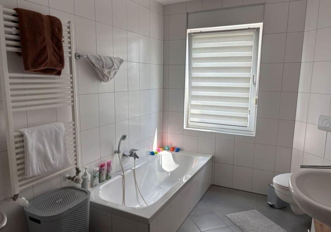 Pronájem bytu 4+1 103 m², Reichsdorfstraße 5, Sennfeld, Bavorsko Pronájem bytu 4+1 103 m², Reichsdorfstraße 5, Sennfeld, Bavorsko