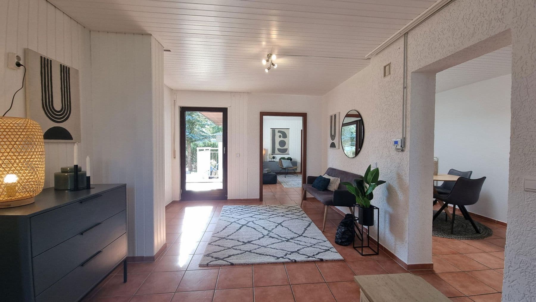 Prodej domu 207 m², pozemek 304 m², Ulmenweg 1/1, Mühlacker, Bádensko-Württembersko Prodej domu 207 m², pozemek 304 m², Ulmenweg 1/1, Mühlacker, Bádensko-Württembersko