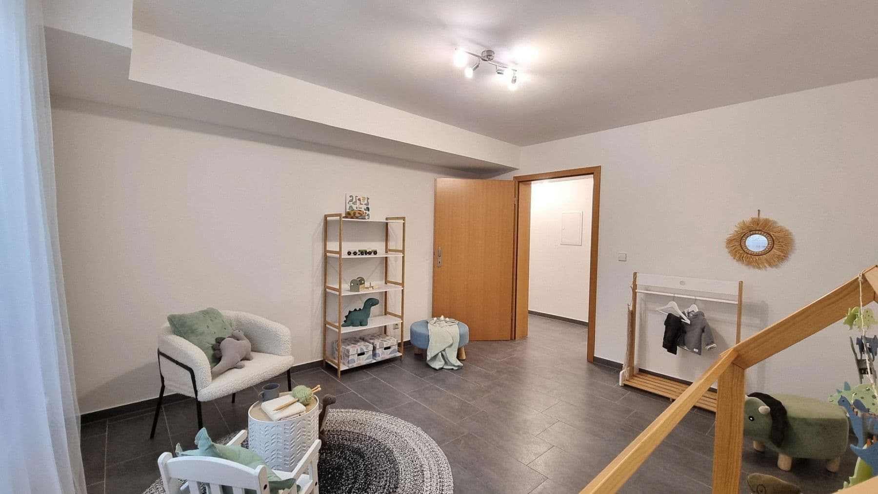 Prodej domu 207 m², pozemek 304 m², Ulmenweg 1/1, Mühlacker, Bádensko-Württembersko Prodej domu 207 m², pozemek 304 m², Ulmenweg 1/1, Mühlacker, Bádensko-Württembersko
