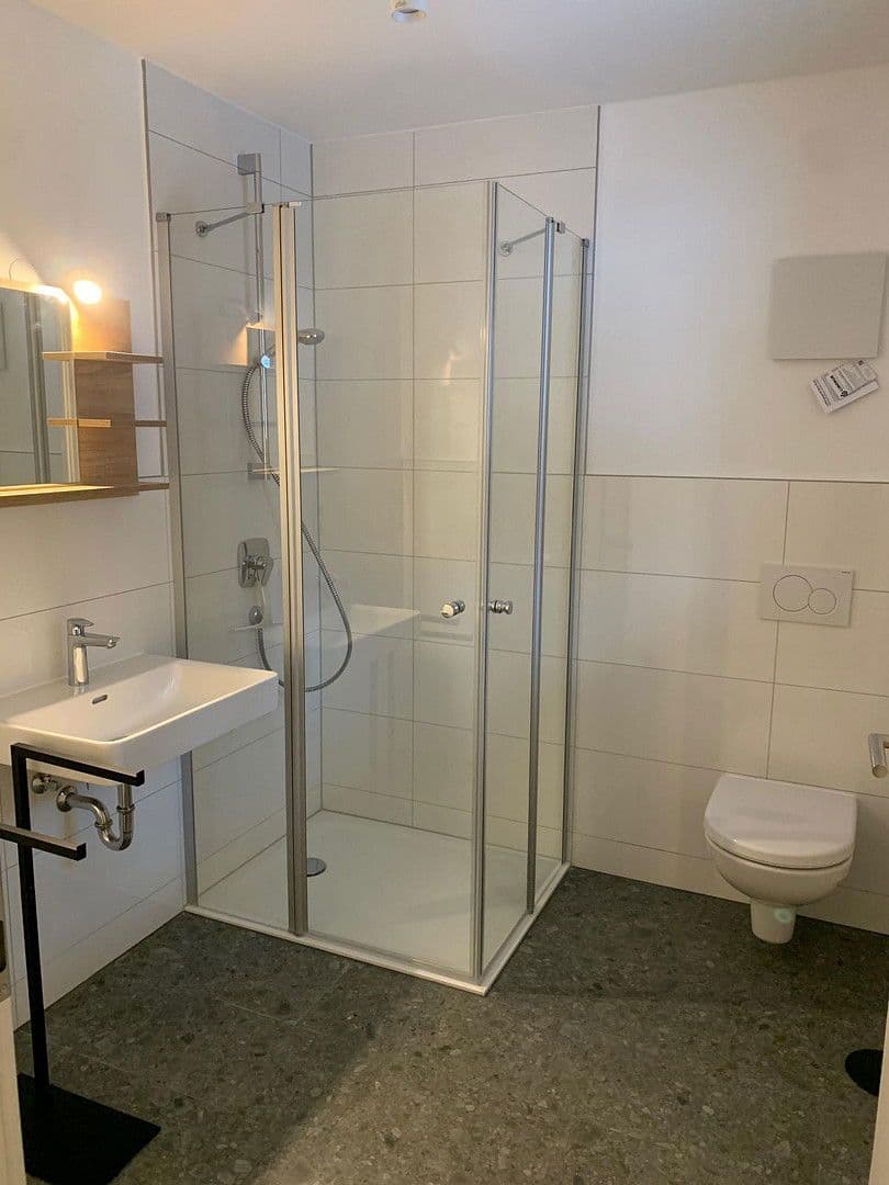 Pronájem bytu 4+1 110 m², Nürtingen, Bádensko-Württembersko Pronájem bytu 4+1 110 m², Nürtingen, Bádensko-Württembersko