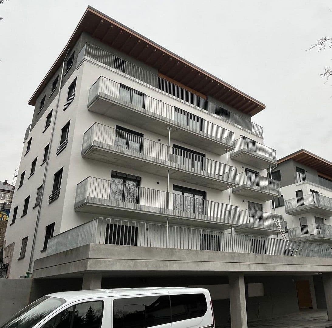 Pronájem bytu 4+1 110 m², Nürtingen, Bádensko-Württembersko Pronájem bytu 4+1 110 m², Nürtingen, Bádensko-Württembersko