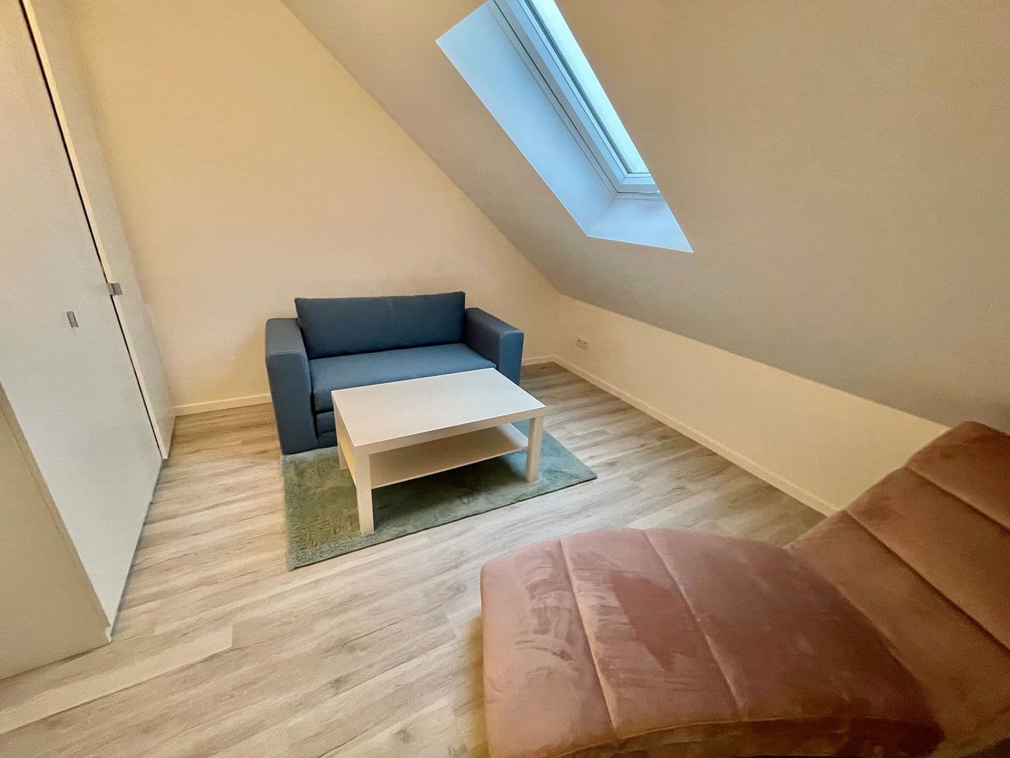 Pronájem domu 132 m², pozemek 280 m², Am Wiesengrunde 1a, Norderstedt, Šlesvicko-Holštýnsko Pronájem domu 132 m², pozemek 280 m², Am Wiesengrunde 1a, Norderstedt, Šlesvicko-Holštýnsko