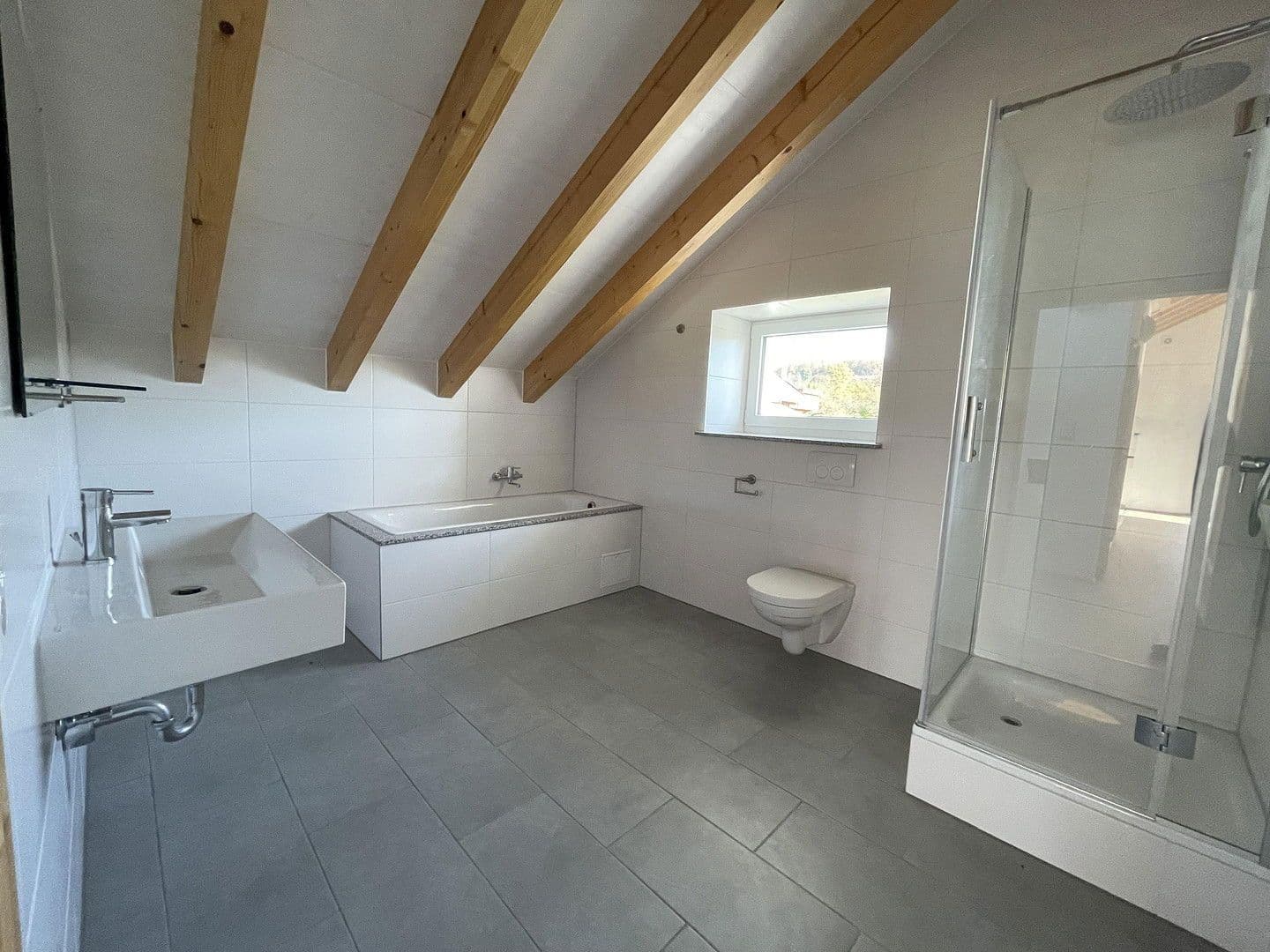 Pronájem bytu 3+kk 90 m², Frickenhausen, Bádensko-Württembersko Pronájem bytu 3+kk 90 m², Frickenhausen, Bádensko-Württembersko