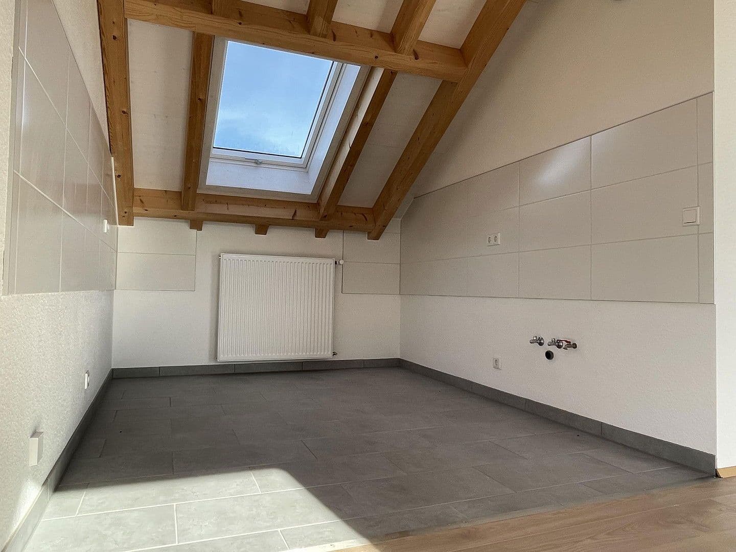 Pronájem bytu 3+kk 90 m², Frickenhausen, Bádensko-Württembersko Pronájem bytu 3+kk 90 m², Frickenhausen, Bádensko-Württembersko