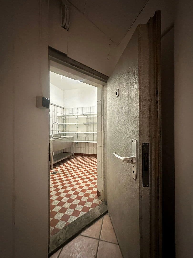 Pronájem nebytového prostoru 90 m², Antoniterstr. 54, Alzey, Porýní-Falc Pronájem nebytového prostoru 90 m², Antoniterstr. 54, Alzey, Porýní-Falc