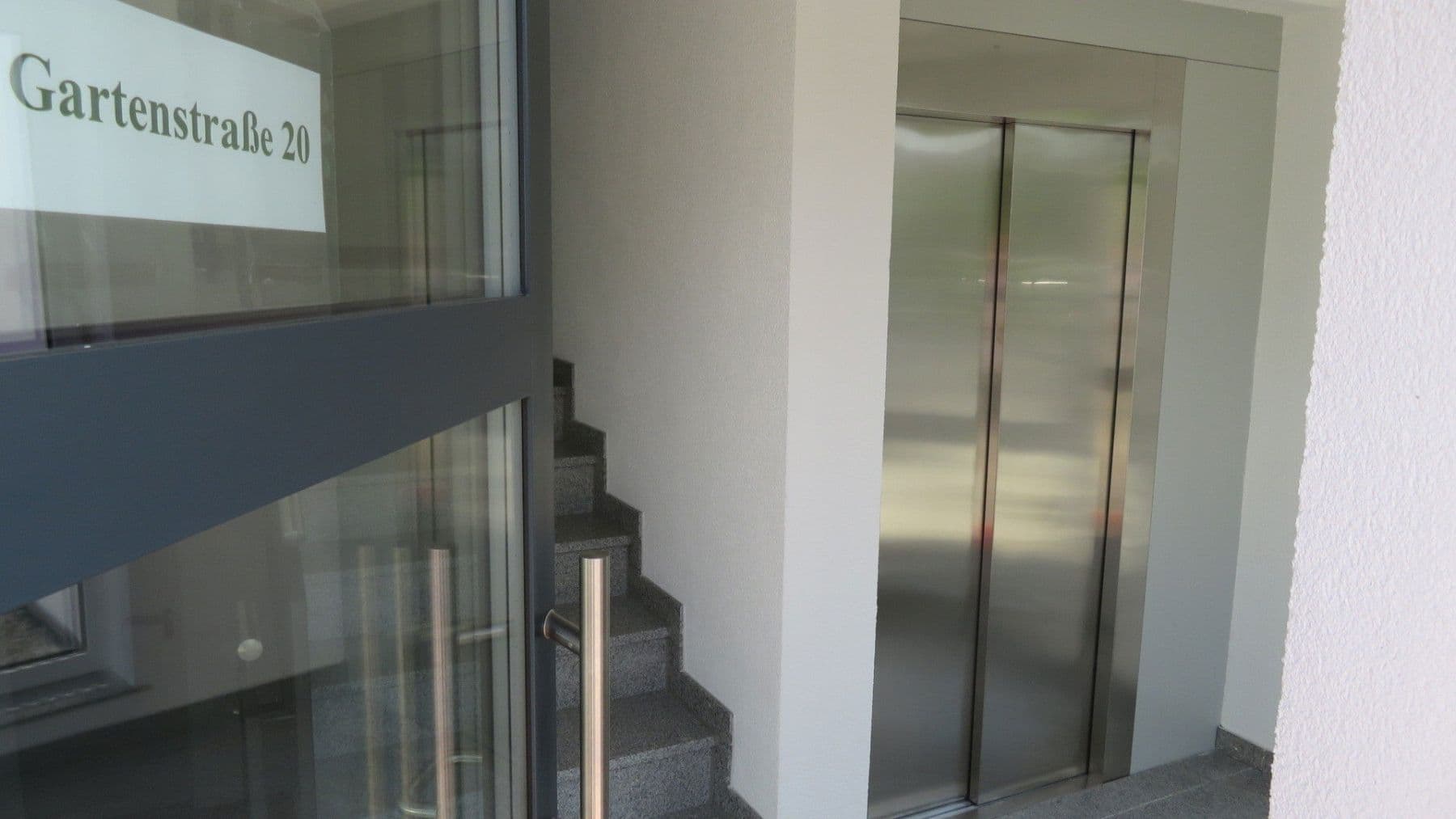 Pronájem bytu 4+1 110 m², Gartenstraße 20, Bad Rappenau, Bádensko-Württembersko Pronájem bytu 4+1 110 m², Gartenstraße 20, Bad Rappenau, Bádensko-Württembersko