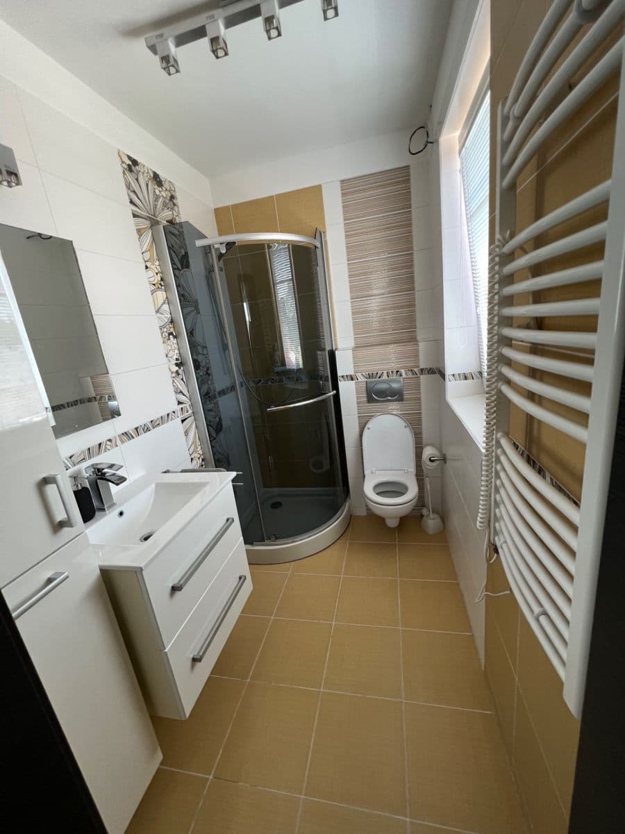 Prodej domu 220 m², pozemek 1.000 m², Vavřinecká, Kolín, Středočeský kraj Prodej domu 220 m², pozemek 1.000 m², Vavřinecká, Kolín, Středočeský kraj