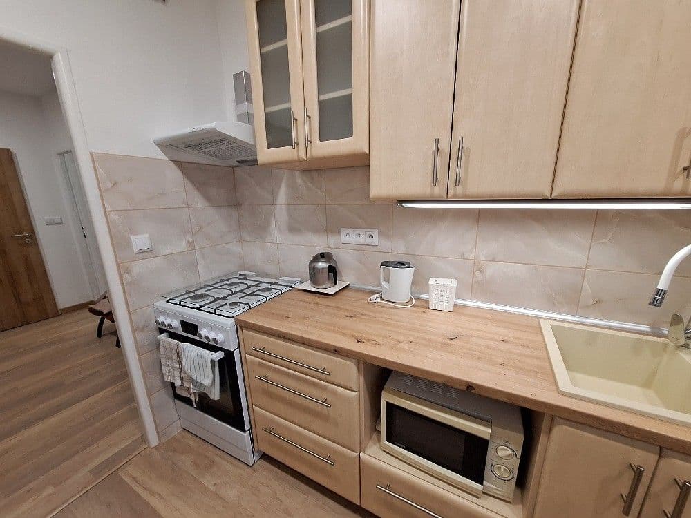 Pronájem bytu 3+1 84 m², Čajkovského, Hradec Králové, Královéhradecký kraj Pronájem bytu 3+1 84 m², Čajkovského, Hradec Králové, Královéhradecký kraj