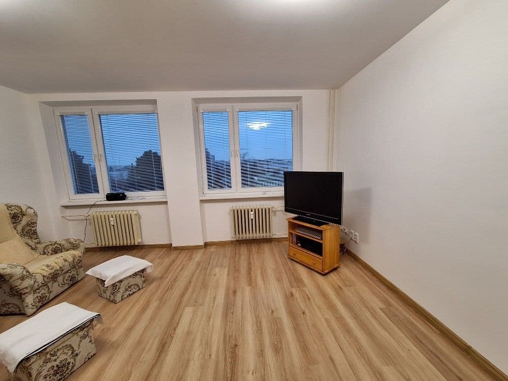 Pronájem bytu 3+1 84 m², Čajkovského, Hradec Králové, Královéhradecký kraj Pronájem bytu 3+1 84 m², Čajkovského, Hradec Králové, Královéhradecký kraj