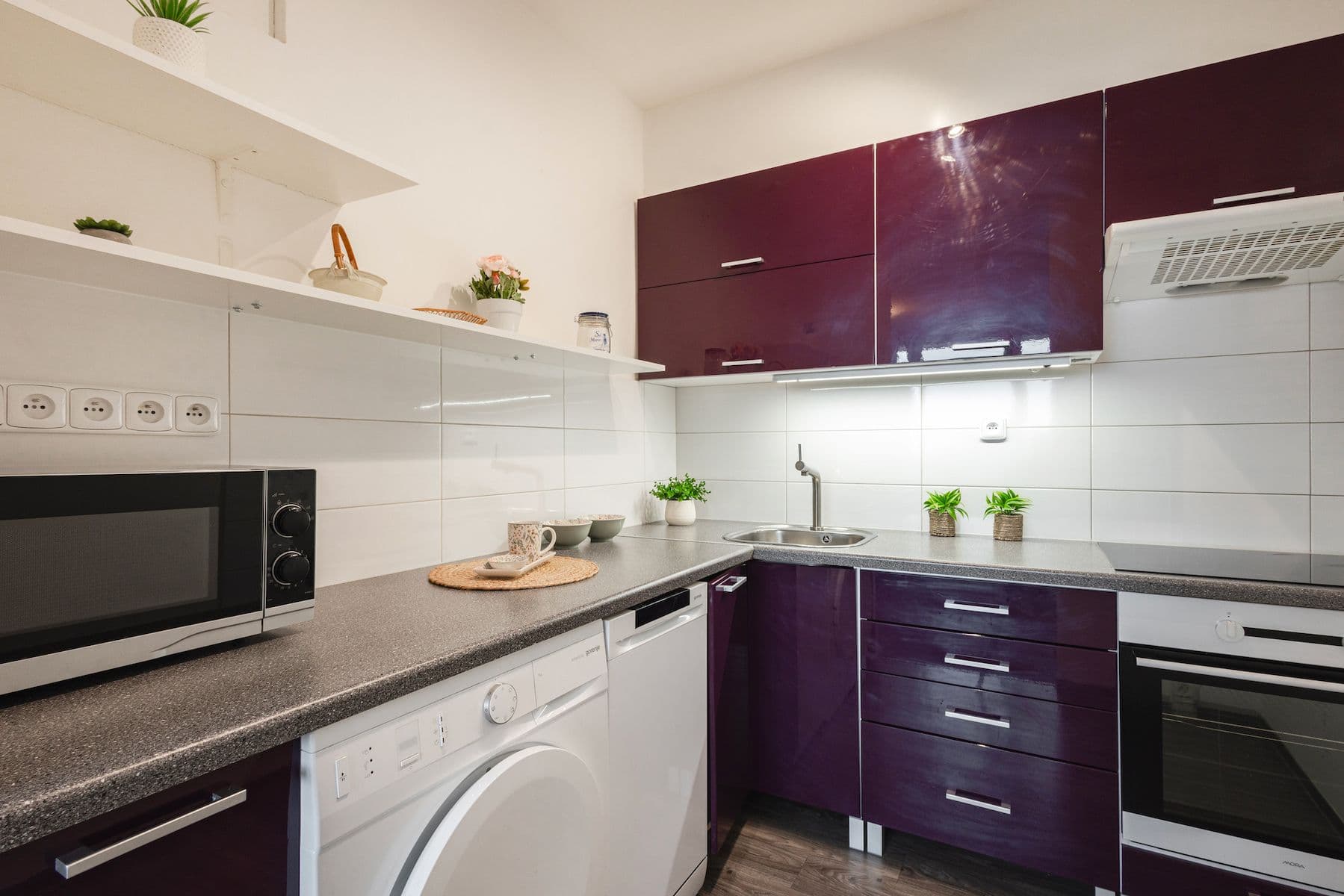 Prodej bytu 1+1 38 m², Přádova, Praha, Praha Prodej bytu 1+1 38 m², Přádova, Praha, Praha