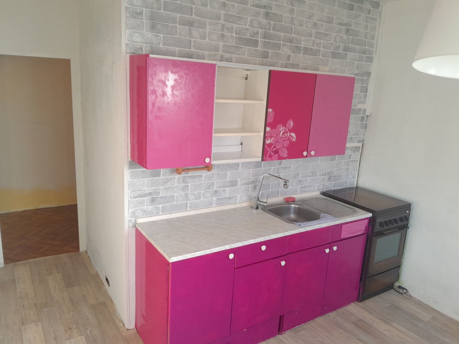 Prodej bytu 2+1 62 m², Pařížská, Kladno, Středočeský kraj Prodej bytu 2+1 62 m², Pařížská, Kladno, Středočeský kraj