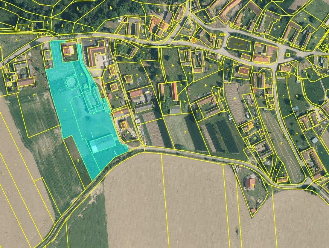 Prodej domu 1.577 m², pozemek 27.215 m², Pluhův Žďár, Jihočeský kraj Prodej domu 1.577 m², pozemek 27.215 m², Pluhův Žďár, Jihočeský kraj