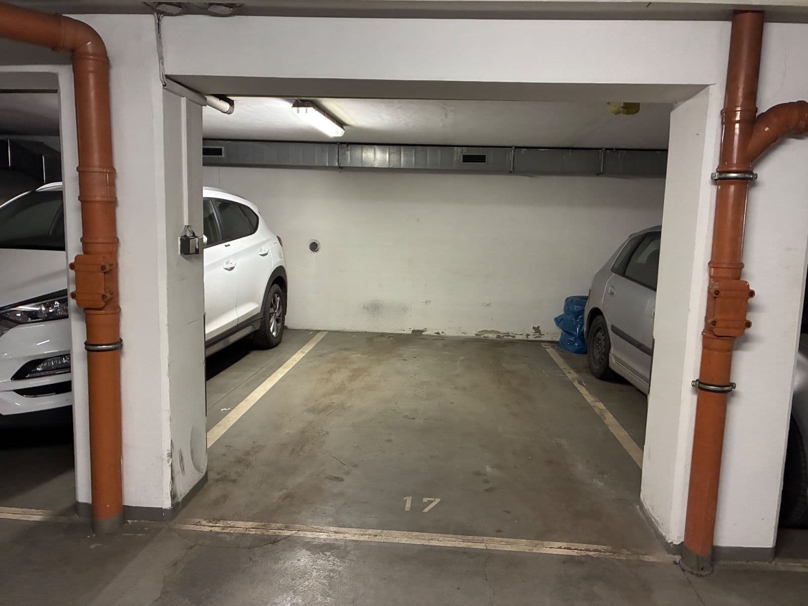 Pronájem garáže 13 m², Pitkovická, Praha, Praha Pronájem garáže 13 m², Pitkovická, Praha, Praha