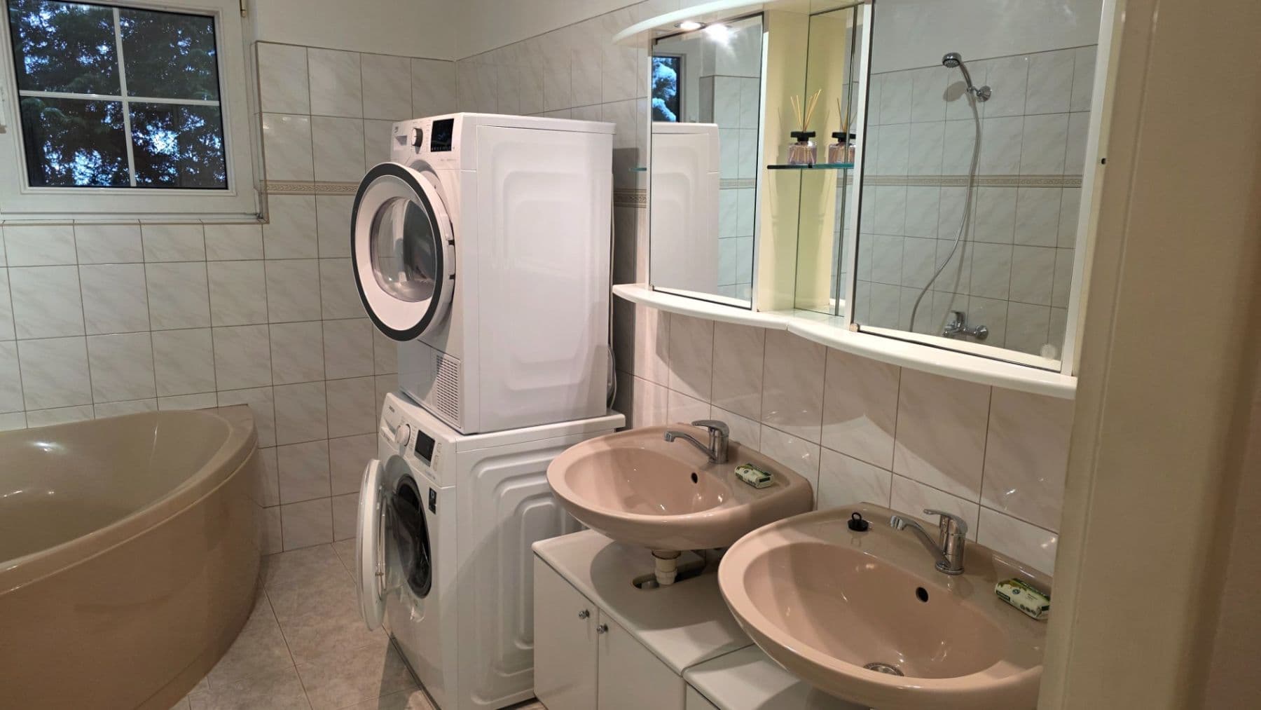 Pronájem domu 365 m², pozemek 600 m², V Březinkách, Praha, Praha Pronájem domu 365 m², pozemek 600 m², V Březinkách, Praha, Praha