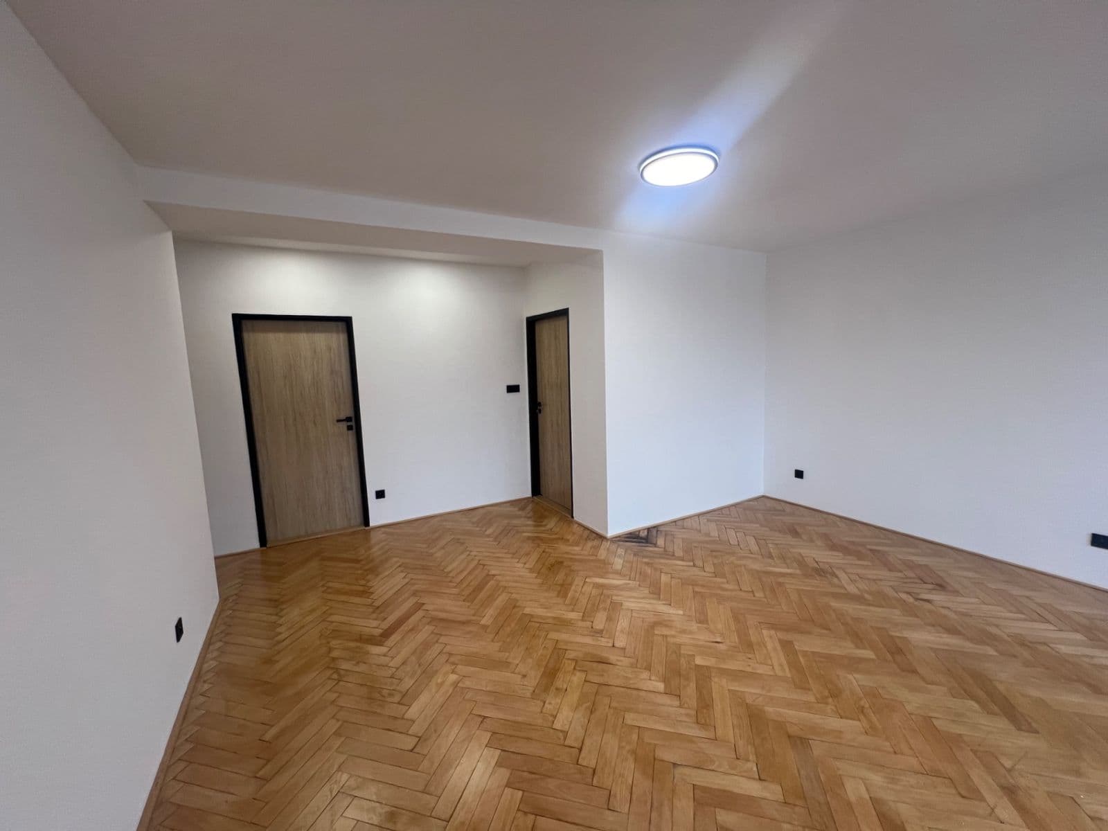Pronájem bytu 3+1 73 m², Šmeralova, Karlovy Vary, Karlovarský kraj Pronájem bytu 3+1 73 m², Šmeralova, Karlovy Vary, Karlovarský kraj