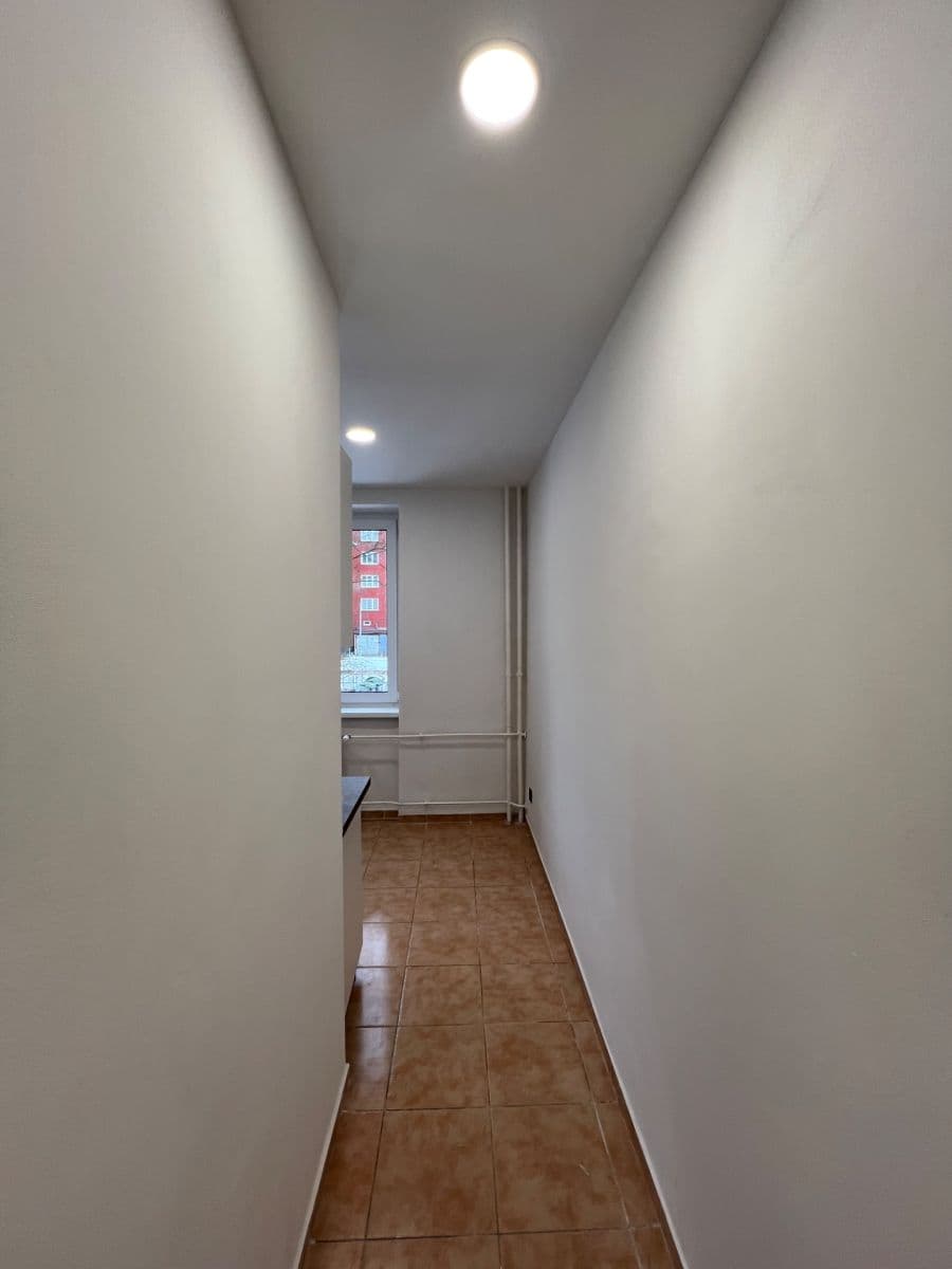 Pronájem bytu 3+1 73 m², Šmeralova, Karlovy Vary, Karlovarský kraj Pronájem bytu 3+1 73 m², Šmeralova, Karlovy Vary, Karlovarský kraj