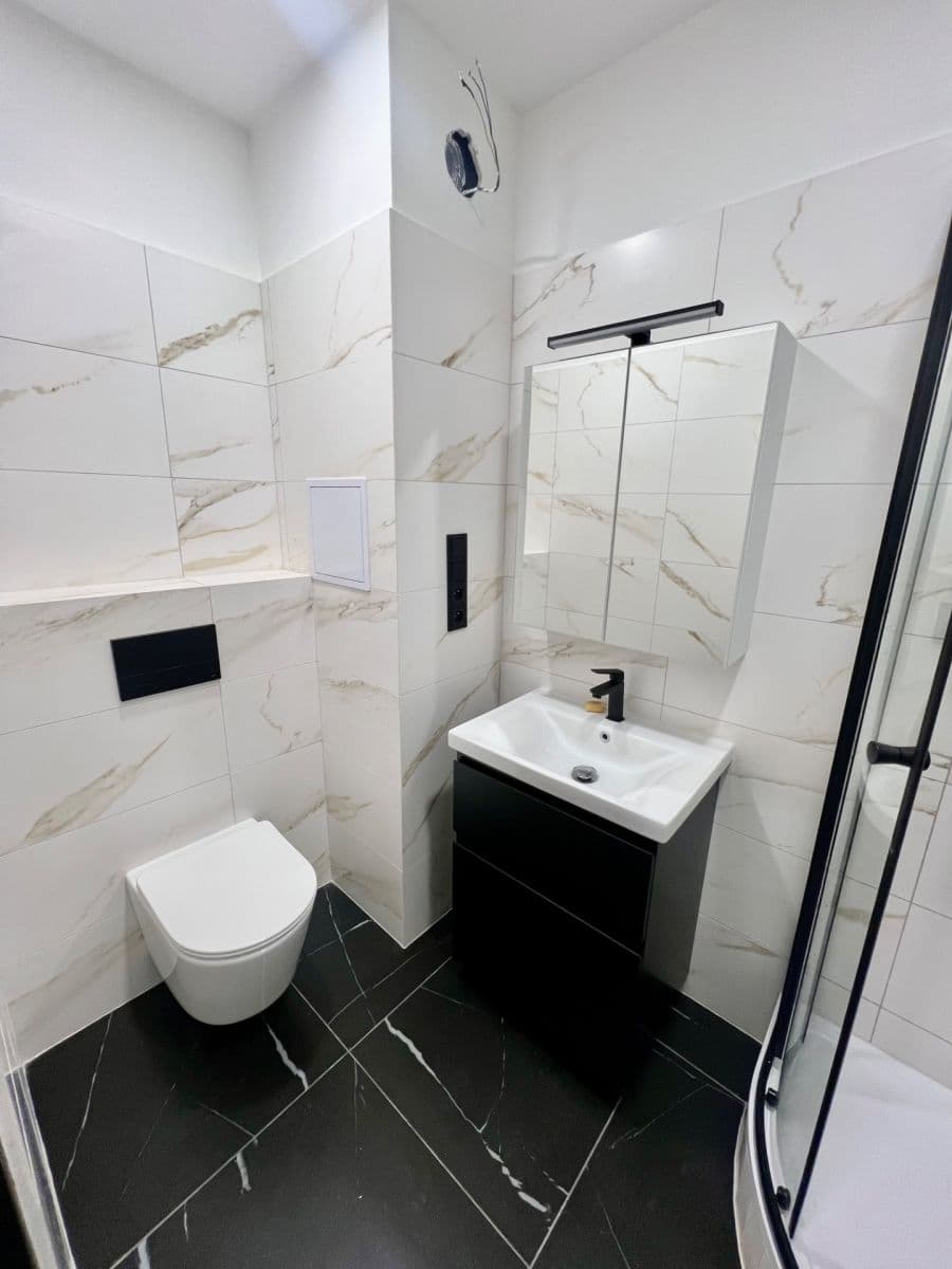 Pronájem bytu 3+1 73 m², Šmeralova, Karlovy Vary, Karlovarský kraj Pronájem bytu 3+1 73 m², Šmeralova, Karlovy Vary, Karlovarský kraj