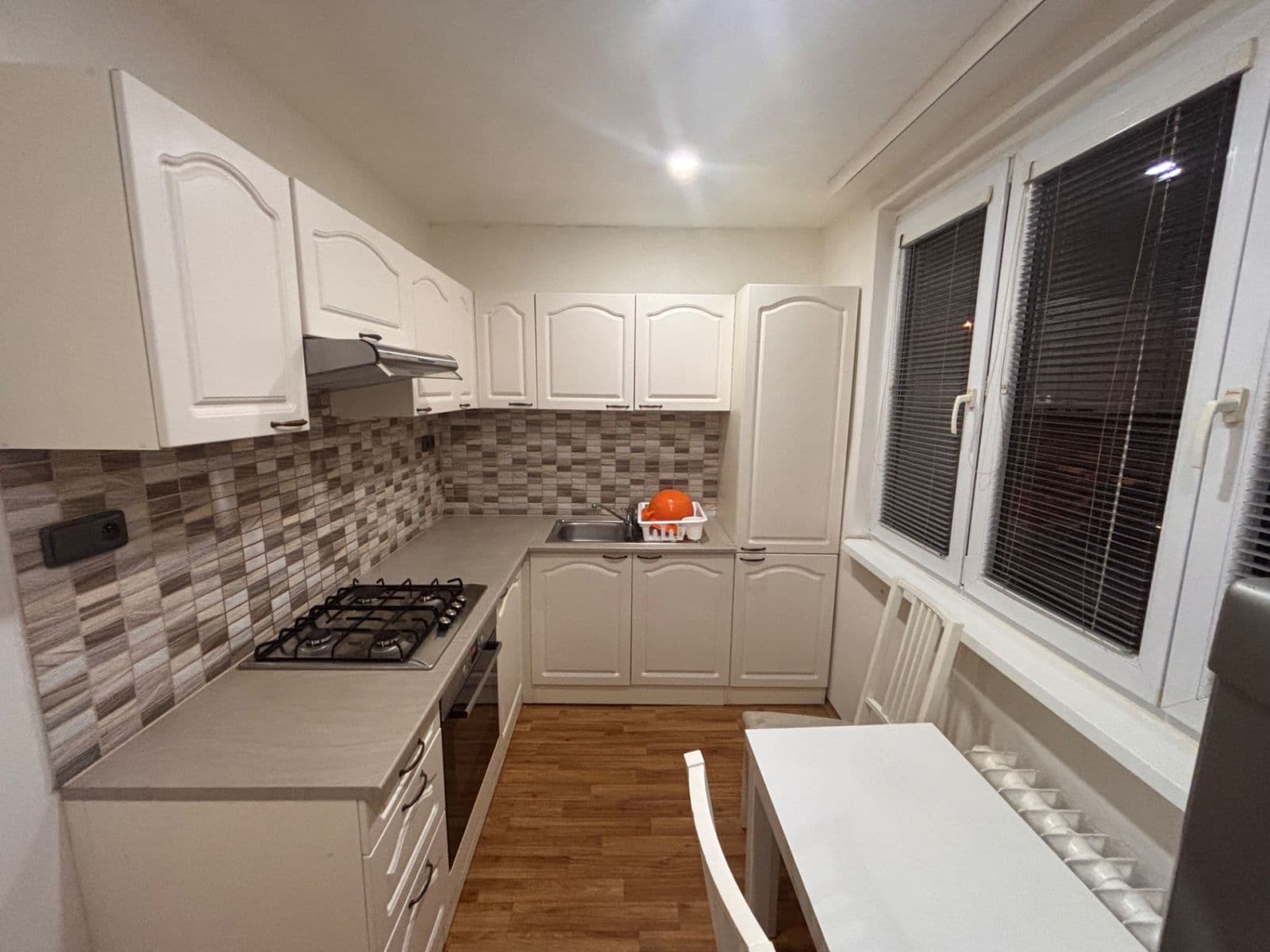 Pronájem bytu 2+1 55 m², Alžírská, Praha, Praha Pronájem bytu 2+1 55 m², Alžírská, Praha, Praha