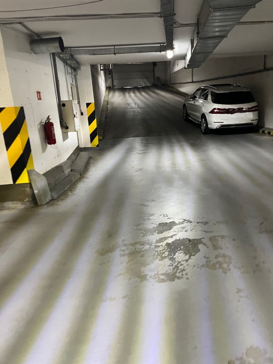 Pronájem garáže 13 m², Raichlova, Praha, Praha Pronájem garáže 13 m², Raichlova, Praha, Praha